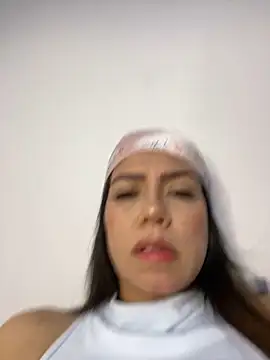 martina contreras online show from December 29, 2024, 4:27 am