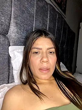 Snapshot of martina_contreras chatting on October 30, 2025, 7:10 am martina contreras online show from October 30, 2025, 7:10 am