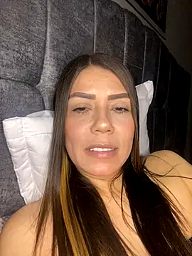 Snapshot of martina_contreras chatting on October 31, 2025, 7:09 am martina contreras online show from October 31, 2025, 7:09 am