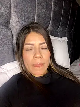 Snapshot of martina_contreras chatting on November 1, 2025, 8:05 am martina contreras online show from November 1, 2025, 8:05 am