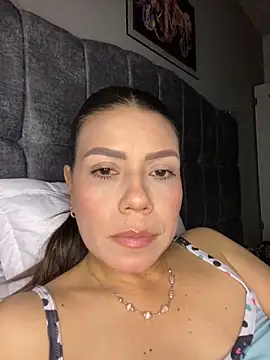 martina contreras online show from February 1, 2026, 3:49 am