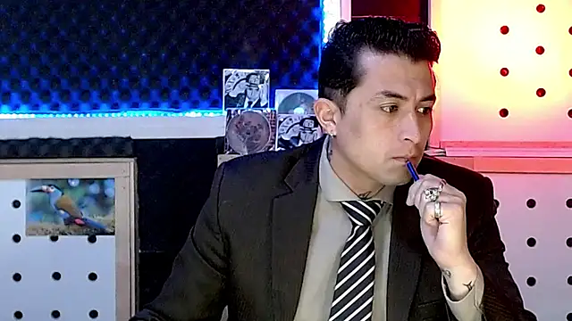 Darko0717 online show from December 27, 2024, 3:26 pm