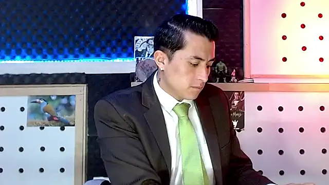 Darko0717 online show from January 2, 2025, 3:29 pm