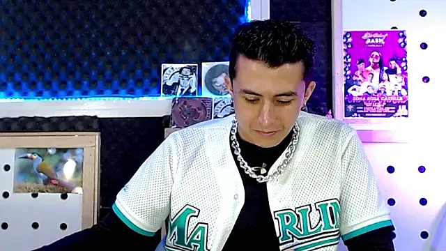 Darko0717 online show from January 23, 2025, 3:43 pm