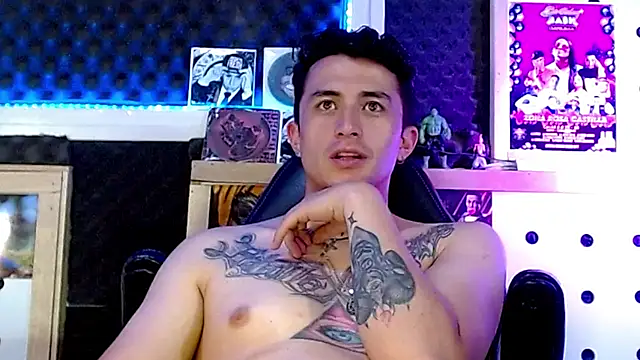 Darko0717 online show from February 1, 2025, 2:37 am