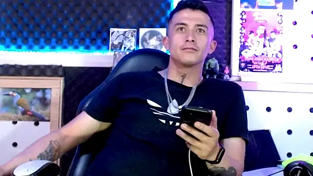 Darko0717 online show from February 10, 2025, 10:51 pm