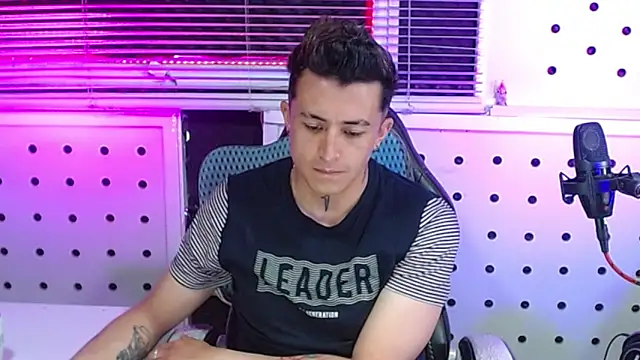 Darko0717 online show from September 11, 2025, 3:01 pm