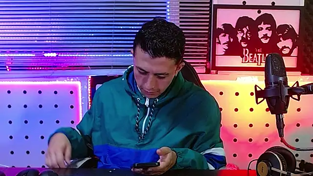Darko0717 online show from July 18, 2026, 11:30 pm