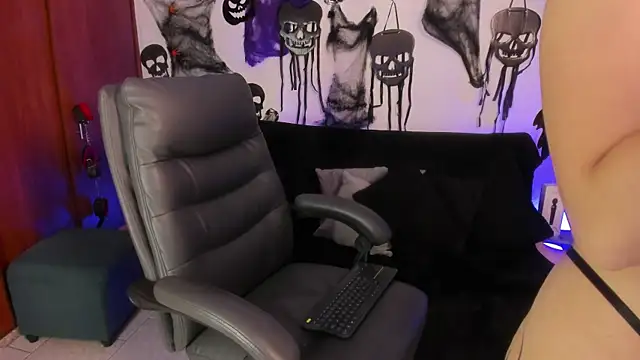 Snapshot of Cata_green chatting on October 10, 2025, 8:41 pm Cata green online show from October 10, 2025, 8:41 pm