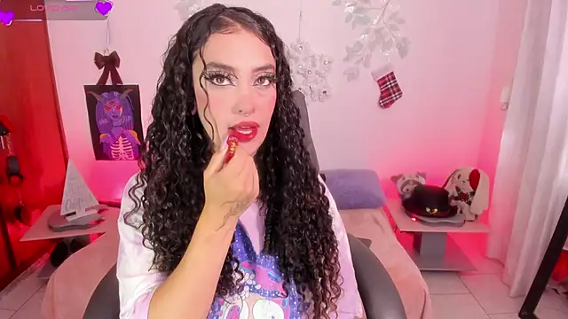 Cata green online show from December 5, 2025, 7:43 pm