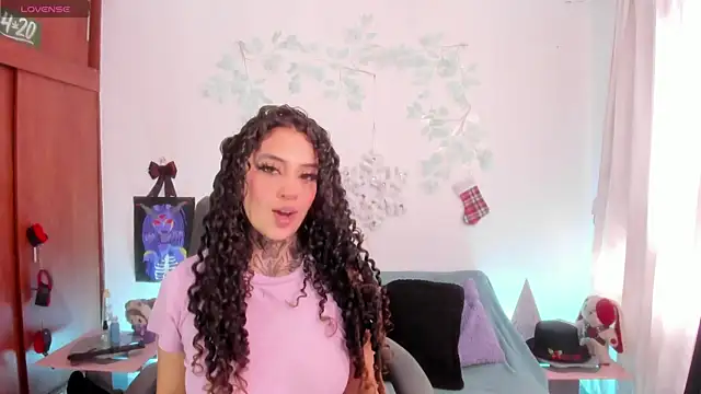 Cata green online show from December 14, 2025, 2:11 pm