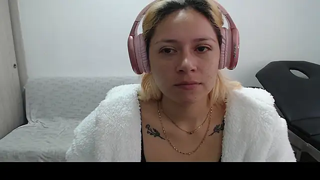 MommyMiaWs online show from March 9, 2025, 1:26 pm