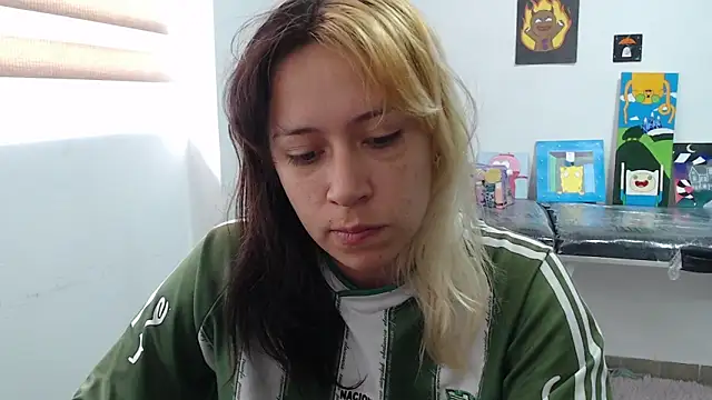 MommyMiaWs online show from September 20, 2025, 2:51 pm