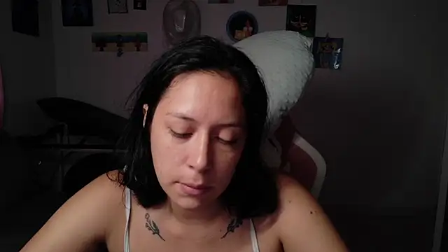 MommyMiaWs online show from June 16, 2026, 1:47 pm