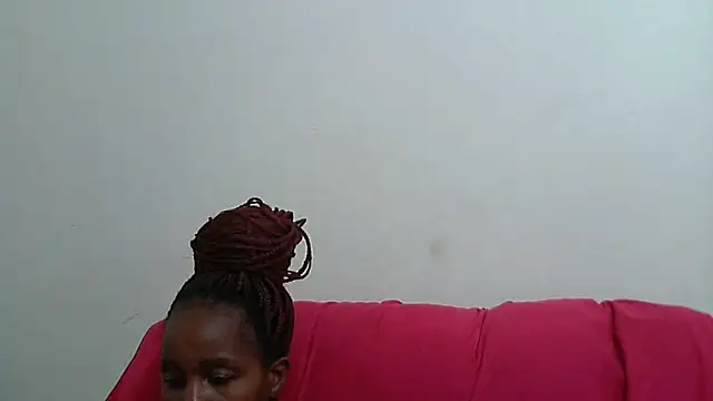sluttylaura21 online show from February 19, 2025, 2:01 pm
