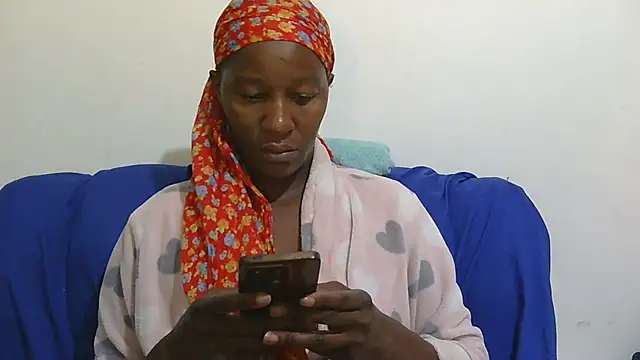 sluttylaura21 online show from October 29, 2025, 4:48 am