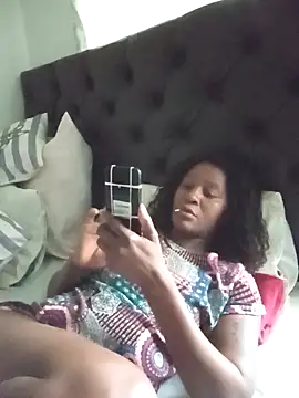 sluttylaura21 online show from February 9, 2026, 4:44 pm