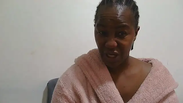Snapshot of sluttylaura21 chatting on July 7, 2026, 7:23 am sluttylaura21 online show from July 7, 2026, 7:23 am