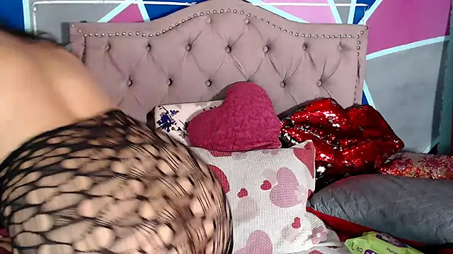 Mia queen 21 online show from March 20, 2025, 11:38 am