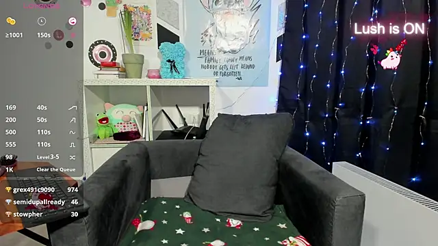Snapshot of alexysgray chatting on December 8, 2024, 5:01 pm alexysgray online show from December 8, 2024, 5:01 pm
