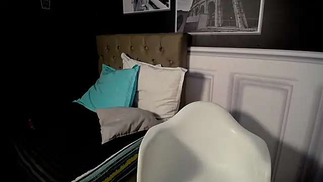 samanthaanderson  online show from December 14, 2024, 5:58 pm