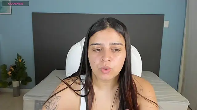 Snapshot of kylie_reyes chatting on January 14, 2025, 7:43 pm kylie reyes online show from January 14, 2025, 7:43 pm