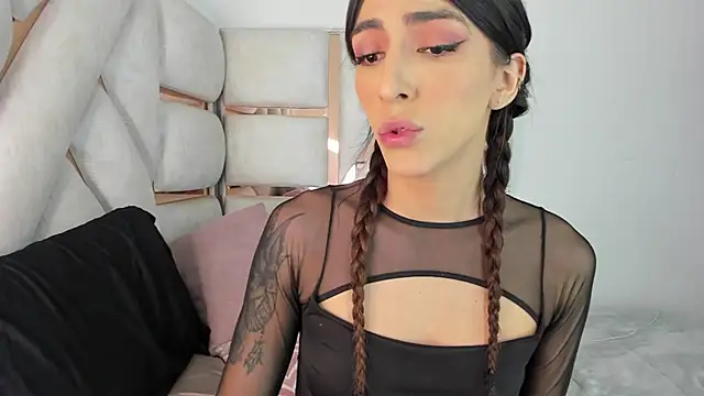 Camila rehabx online show from September 20, 2025, 8:04 am