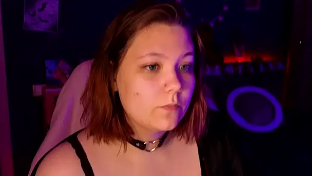 DjennaPalme online show from October 22, 2025, 1:39 am