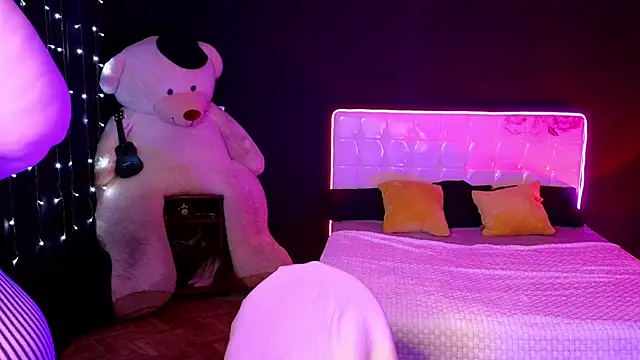 DjennaPalme online show from November 10, 2025, 2:54 am