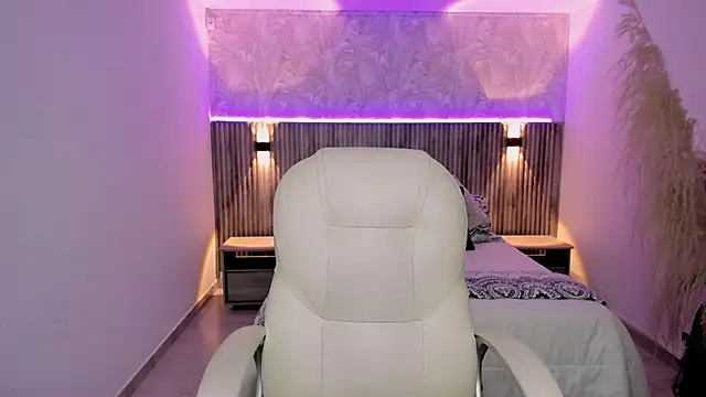 emilly smith 1 online show from January 7, 2025, 3:24 am