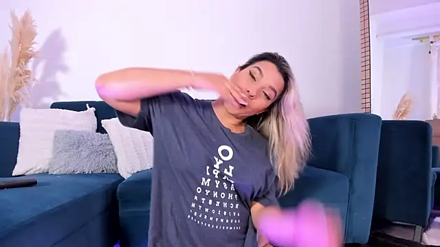 Snapshot of Gaia_Stone chatting on February 16, 2025, 10:43 pm Gaia Stone online show from February 16, 2025, 10:43 pm