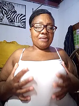 Snapshot of YELLOW_BONE chatting on March 13, 2026, 8:37 pm YELLOW BONE online show from March 13, 2026, 8:37 pm