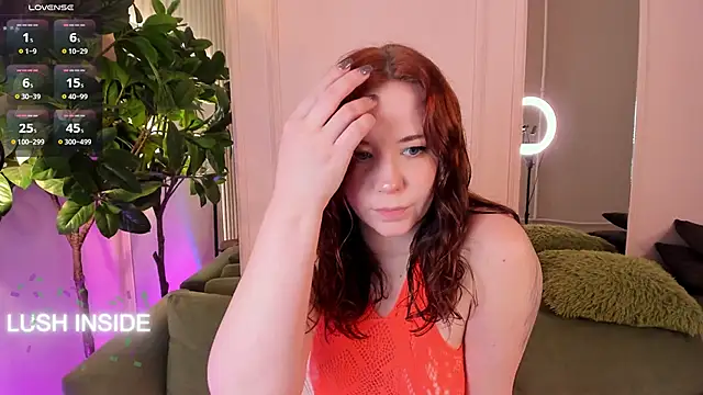 Snapshot of Pretty_Alison chatting on April 23, 2026, 1:57 pm Pretty Alison online show from April 23, 2026, 1:57 pm