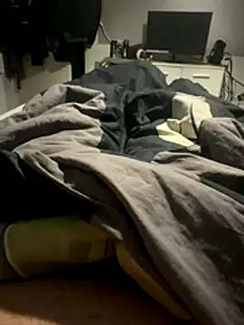 spritzerboy23 online show from December 21, 2025, 10:28 pm