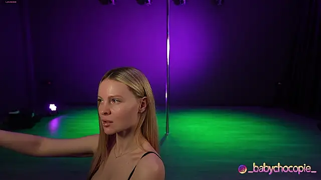 Snapshot of Masha_2002 chatting on March 7, 2026, 9:23 pm Masha 2002 online show from March 7, 2026, 9:23 pm