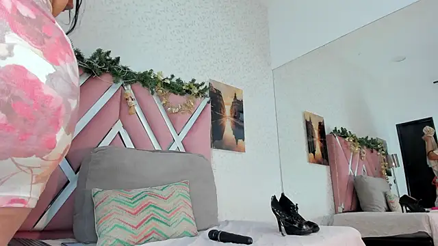 veronica salas online show from December 5, 2025, 7:10 pm