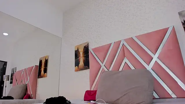 veronica salas online show from February 5, 2026, 8:24 pm