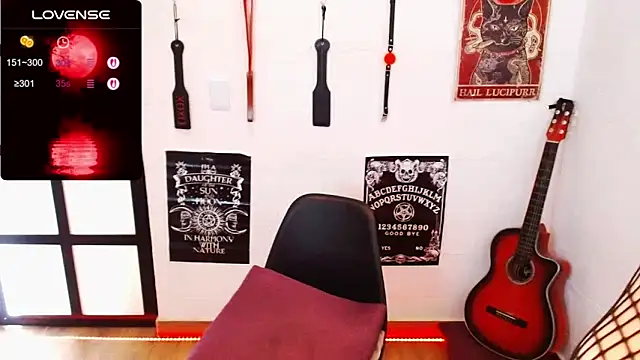 Snapshot of alicce_moon_ chatting on September 15, 2025, 8:42 pm alicce moon  online show from September 15, 2025, 8:42 pm