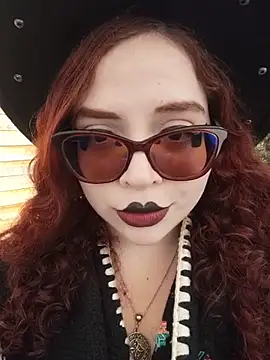 alicce moon  online show from June 27, 2026, 3:39 pm