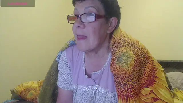 Sandra Carina online show from May 4, 2026, 4:41 am