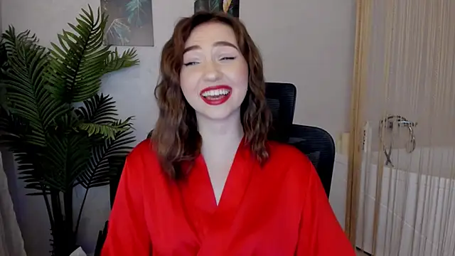 GracefulLook online show from February 14, 2025, 7:33 pm