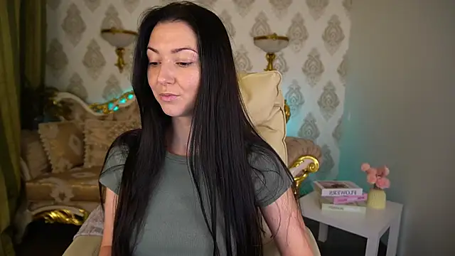 EmilyHalls online show from January 18, 2025, 1:51 pm