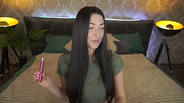 EmilyHalls online show from February 4, 2025, 9:49 am