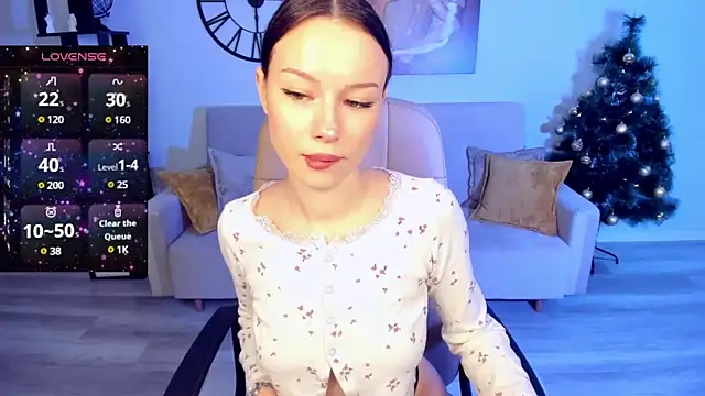 KaitieLove online show from January 8, 2025, 8:18 pm