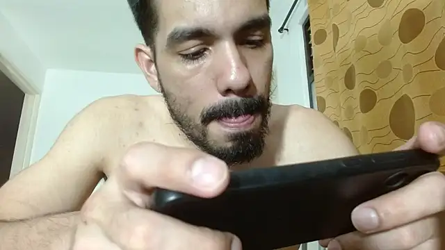 JohanyLatino online show from January 12, 2025, 9:29 pm