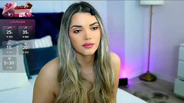 Snapshot of SophieAnn chatting on March 3, 2026, 4:40 am SophieAnn online show from March 3, 2026, 4:40 am