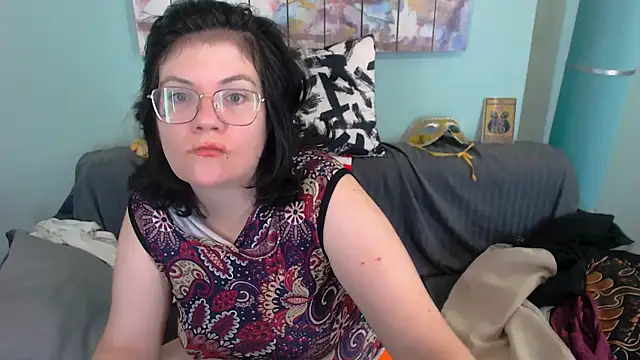 Snapshot of EverlyRays chatting on September 14, 2025, 12:04 pm EverlyRays online show from September 14, 2025, 12:04 pm