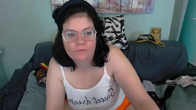 Snapshot of EverlyRays chatting on September 21, 2025, 4:19 pm EverlyRays online show from September 21, 2025, 4:19 pm