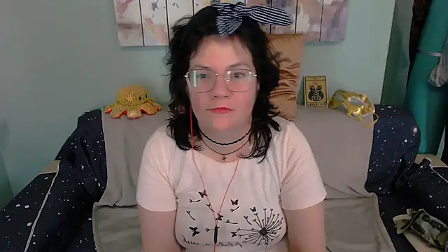 Snapshot of EverlyRays chatting on October 20, 2025, 7:58 pm EverlyRays online show from October 20, 2025, 7:58 pm