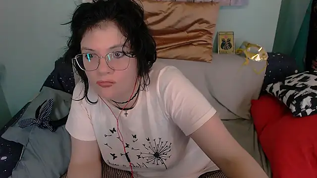 Snapshot of EverlyRays chatting on October 24, 2025, 5:09 pm EverlyRays online show from October 24, 2025, 5:09 pm